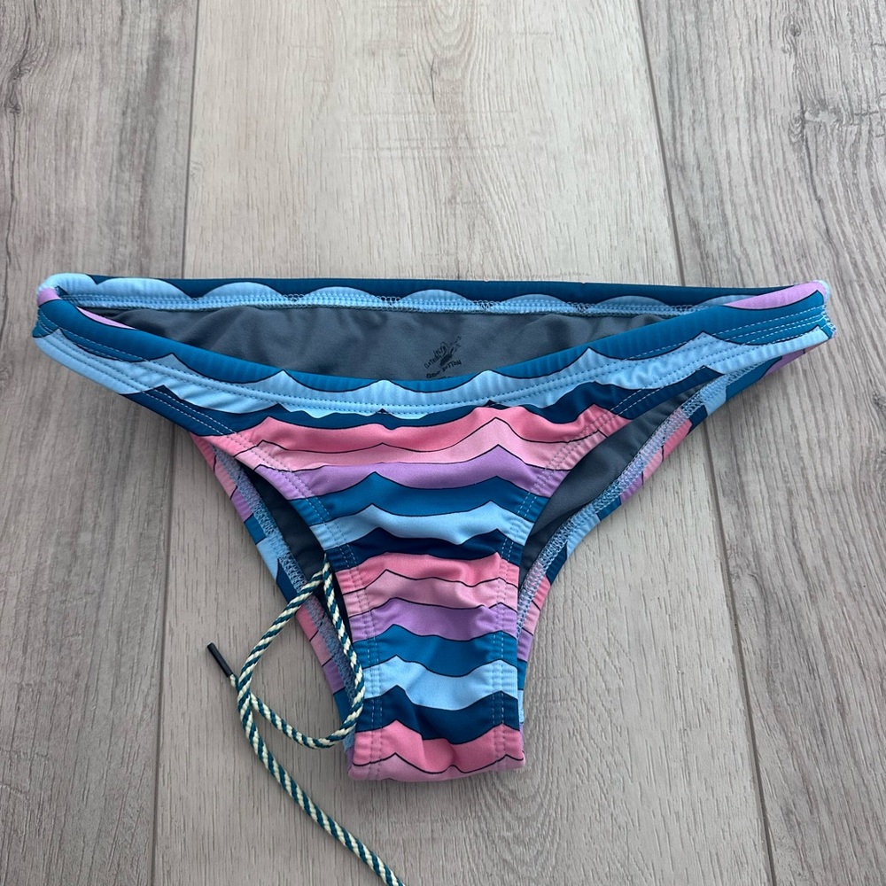 Jolyn Bottoms Medium